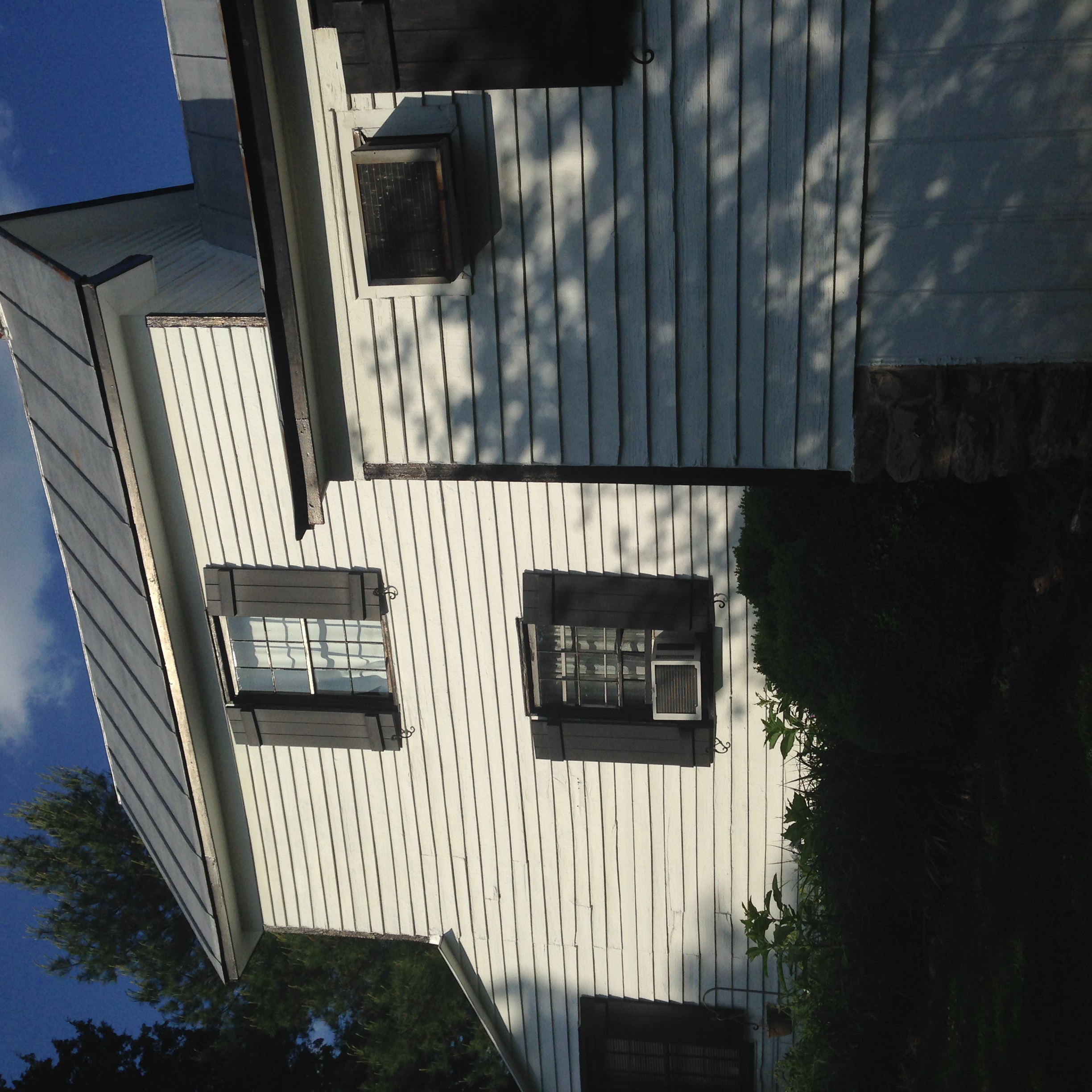 Side view of Weems-Botts Museum house